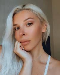 KAITLYN LAKEN